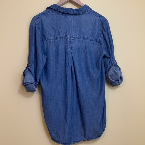 Cloth & Stone | 100% Tencel Blue Denim Hi Lo Rounded Hem 3 Button Top Shirt S - Picture 16 of 17